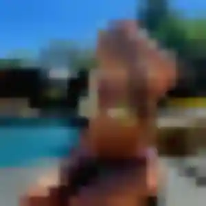 Aisha, 29 ans, en ligne à Cappelle-la-Grande pour une rencontre coquine