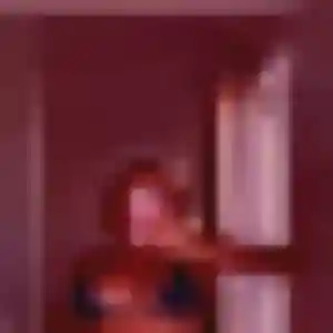 Contacte Karine, 25 ans à Champagne-sur-Oise en privé