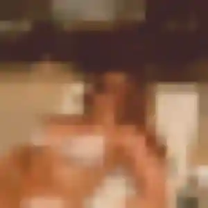 Gwenaelle, 24 ans, disponible à Paris pour un rencontre sexy