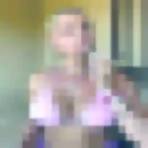 rencontre sexy à Vaux-sur-Seine : photo de Domitille, 29 ans - sans engagement