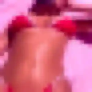 Veronique, 21 ans, connectée à Vermelles pour une rencontre coquine